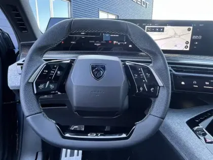 Photo 123 Peugeot 5008  Hybrid 145 ch e-DCS6