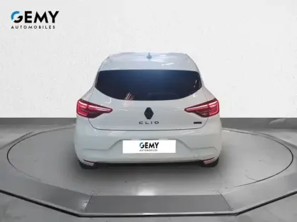 Photo 23 Renault Clio  E-Tech full hybrid 145