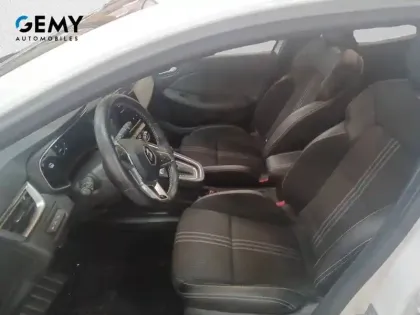 Photo 8 Renault Clio  E-Tech full hybrid 145