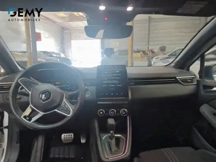 Photo 7 Renault Clio  E-Tech full hybrid 145