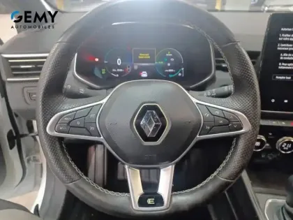 Photo 32 Renault Clio  E-Tech full hybrid 145
