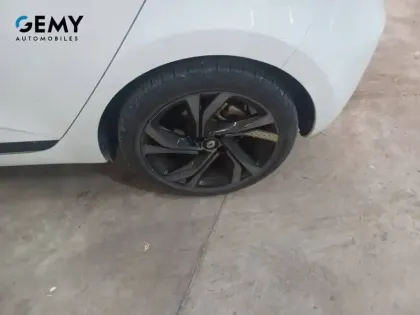 Photo 10 Renault Clio  E-Tech full hybrid 145