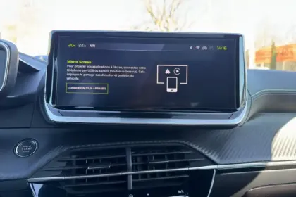 Photo 24 Peugeot 2008  Hybrid 136 e-DCS6