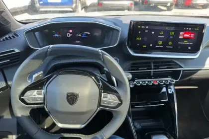 Photo 17 Peugeot 2008  Hybrid 136 e-DCS6