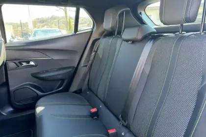 Photo 10 Peugeot 2008  Hybrid 136 e-DCS6