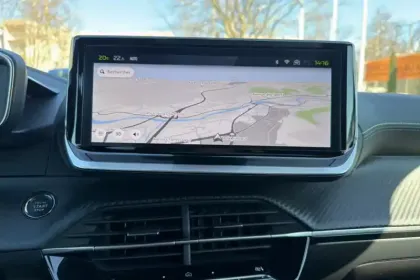 Photo 23 Peugeot 2008  Hybrid 136 e-DCS6