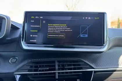 Photo 27 Peugeot 2008  Hybrid 136 e-DCS6