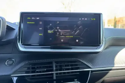 Photo 25 Peugeot 2008  Hybrid 136 e-DCS6