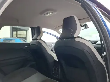 Photo 37 Renault Captur Gén. II (HJB) Ph1 Intens 5