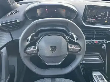 Photo 10 Peugeot 2008  Hybrid 145 e-DCS6