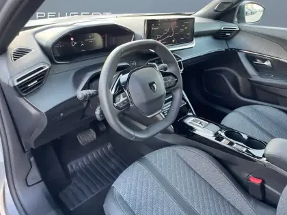 Photo 11 Peugeot 2008  Hybrid 145 e-DCS6