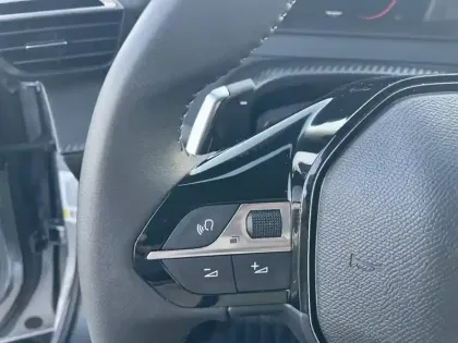 Photo 22 Peugeot 2008  Hybrid 145 e-DCS6