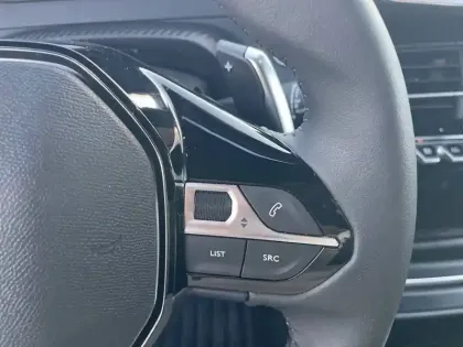 Photo 23 Peugeot 2008  Hybrid 145 e-DCS6