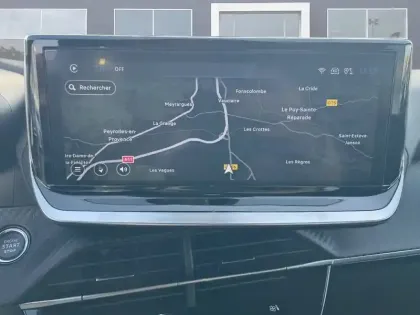 Photo 19 Peugeot 2008  Hybrid 145 e-DCS6