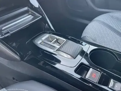 Photo 15 Peugeot 2008  Hybrid 145 e-DCS6