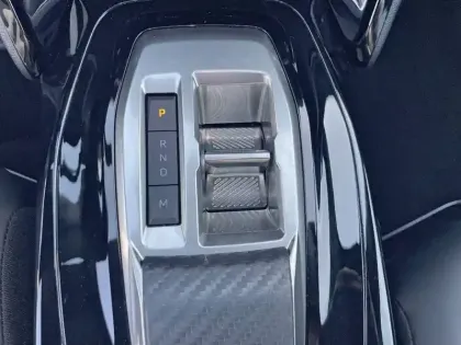 Photo 16 Peugeot 2008  Hybrid 145 e-DCS6