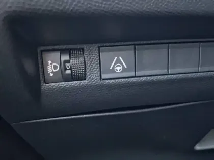 Photo 24 Peugeot 2008  Hybrid 145 e-DCS6