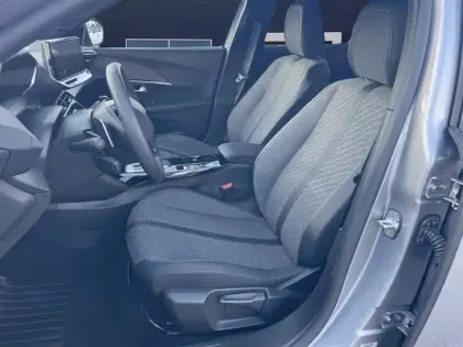 Photo 8 Peugeot 2008  Hybrid 145 e-DCS6