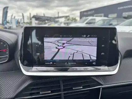 Photo 17 Peugeot 208  BlueHDi 100 S&S BVM6