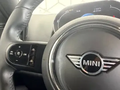 Photo 124 Mini Mini Countryman 125 - 95 ch ALL4 BVA6