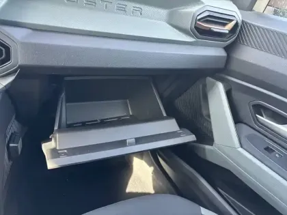 Photo 33 Dacia Duster  Hybrid 140