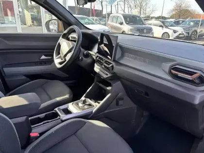 Photo 8 Dacia Duster  Hybrid 140