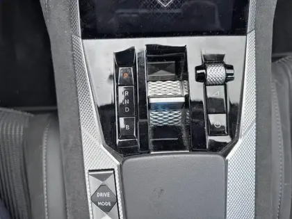 Photo 13 DS DS 4  Hybride E-Tense 225 EAT8