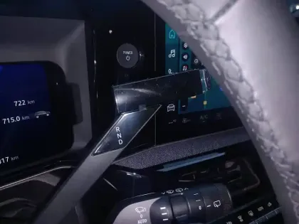 Photo 12 Renault 4 Renault  E-Tech Electrique 150 ch autonomie confort