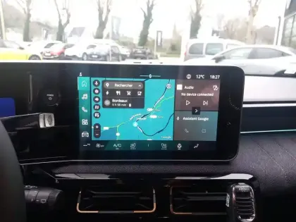 Photo 11 Renault 4 Renault  E-Tech Electrique 150 ch autonomie confort