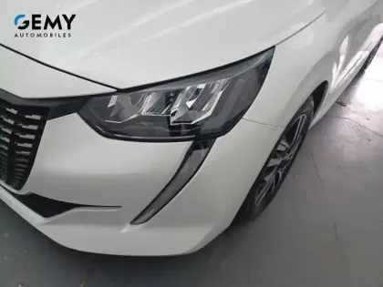 Photo 55 Peugeot 208  PureTech 100 S&S BVM6