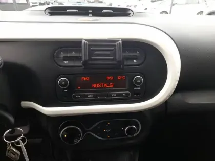 Photo 11 Renault Twingo  III E-Tech