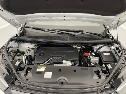 Photo 52 Peugeot 5008  Hybrid 145 e-DCS6