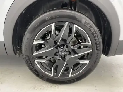 Photo 15 Peugeot 5008  Hybrid 145 e-DCS6