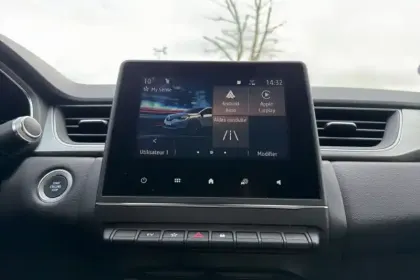 Photo 16 Renault Captur  E-Tech Plug-in 160