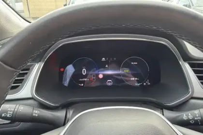 Photo 15 Renault Captur  E-Tech Plug-in 160