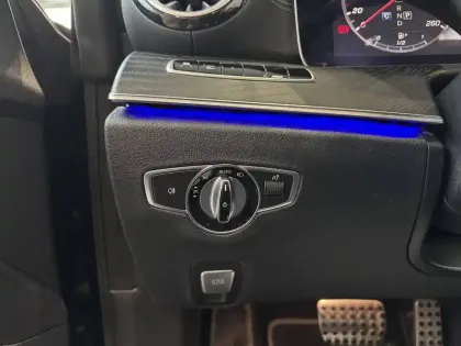 Photo 20 Mercedes Classe E  Cabriolet 220 d 9G-Tronic