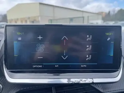 Photo 13 Peugeot 208  Electrique 50 kWh 136ch