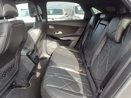 Photo 8 DS DS 7 DS7 Crossback Hybride E-Tense 225 EAT8