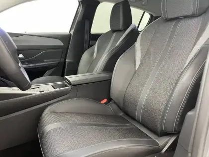 Photo 13 Peugeot 308  Hybrid 136 e-DCS6