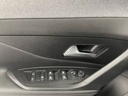 Photo 63 Peugeot 308  Hybrid 136 e-DCS6