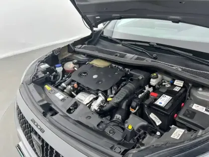 Photo 14 Peugeot 2008  BlueHDi 130 S&S EAT8