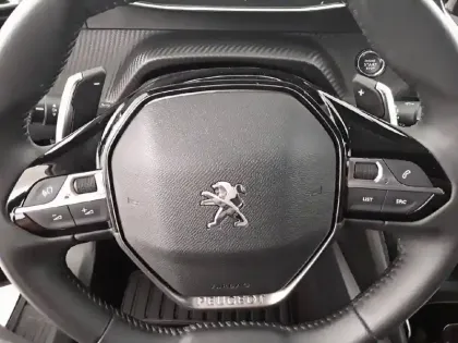 Photo 8 Peugeot 2008  BlueHDi 130 S&S EAT8