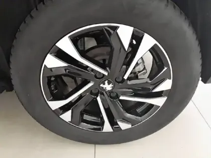 Photo 12 Peugeot 2008  BlueHDi 130 S&S EAT8