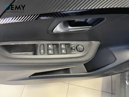 Photo 11 Peugeot 208  Hybrid 110 ch e-DCS6