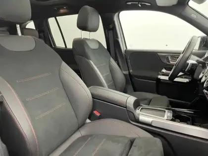 Photo 28 Mercedes GLB  200 d 8G-DCT