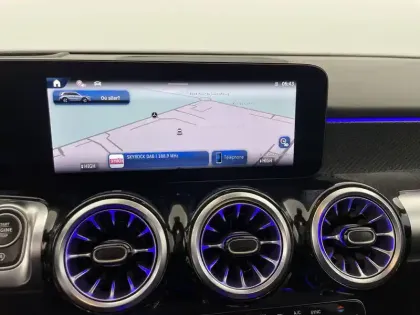 Photo 20 Mercedes GLB  200 d 8G-DCT