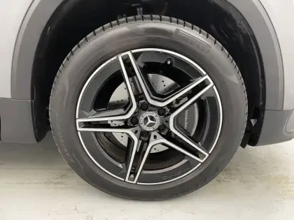 Photo 12 Mercedes GLB  200 d 8G-DCT