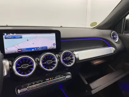 Photo 25 Mercedes GLB  200 d 8G-DCT