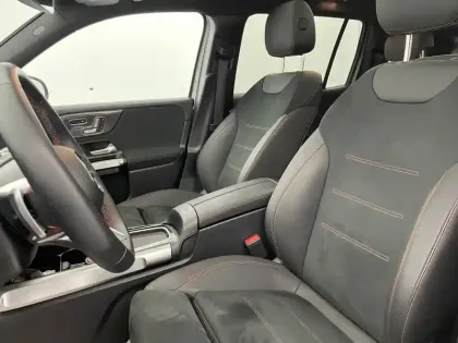 Photo 14 Mercedes GLB  200 d 8G-DCT