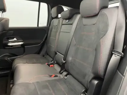 Photo 15 Mercedes GLB  200 d 8G-DCT